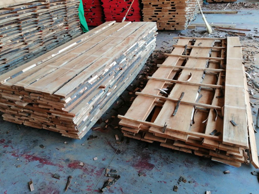 Beech lumbers unedged